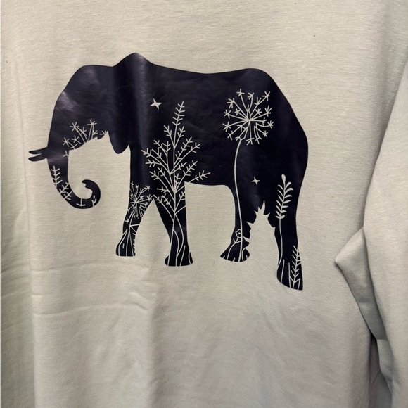 Women’s Sage Green Elephant Crewneck Sweatshirt Size 2X - Picture 2 of 4